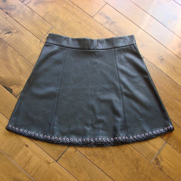 Black Faux Leather Mini Skirt Silver Grommet Festival Boho Size Medium - Picture 1 of 8